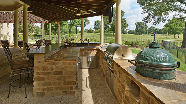 Outdoor Living & Kitchens